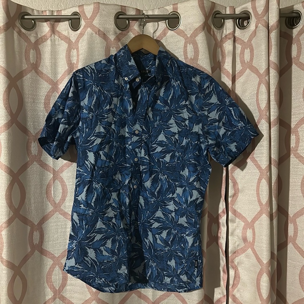 Short sleeve button down